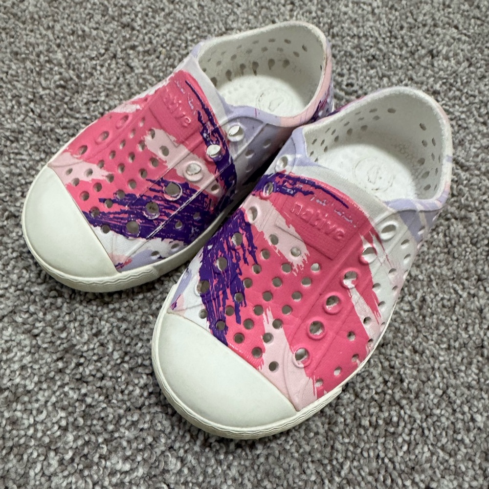 Native Kids Water Shoes - Pink and Purple